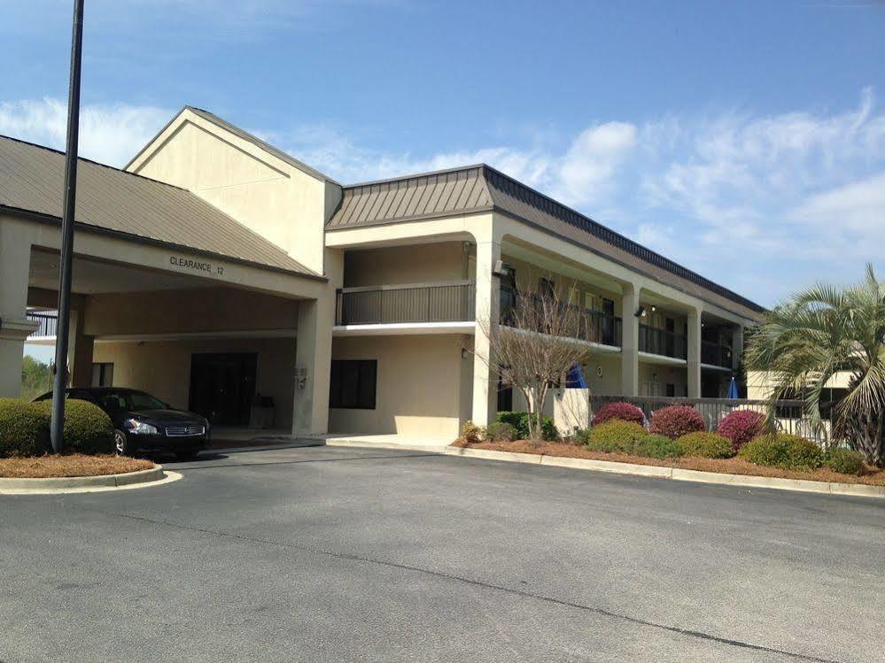 Hotel Baymont By Wyndham Orangeburg North Exterior foto