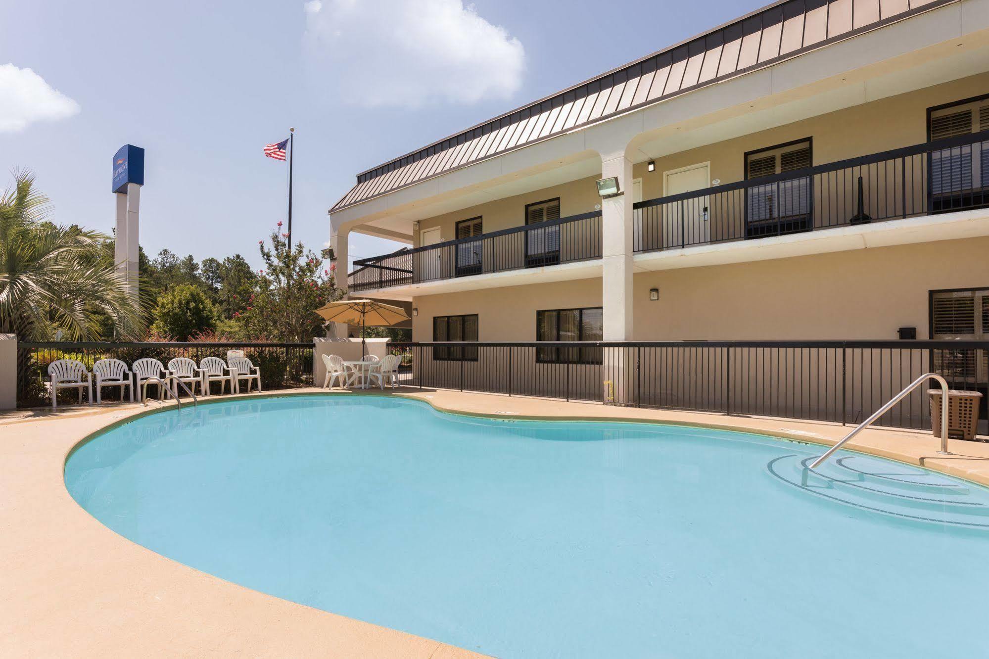 Hotel Baymont By Wyndham Orangeburg North Exterior foto
